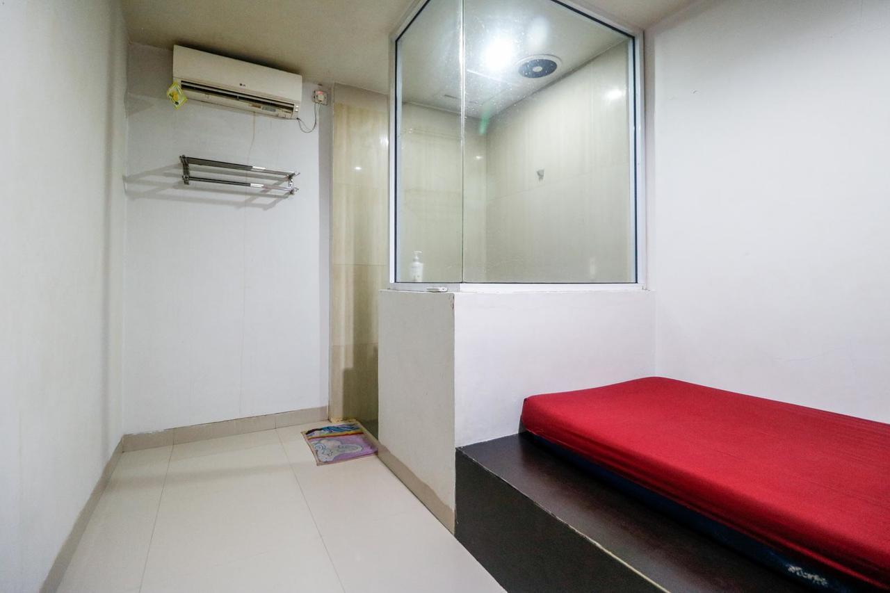 Reddoorz Plus Near Pasar Wisata Pekanbaru Bagian luar foto